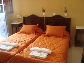 Shine Hotel Imerovigli (Santorini)